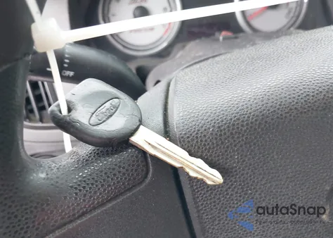 2009 Ford Focus Se z USA, uszkodzony, nr VIN 1FAHP35N09W125665